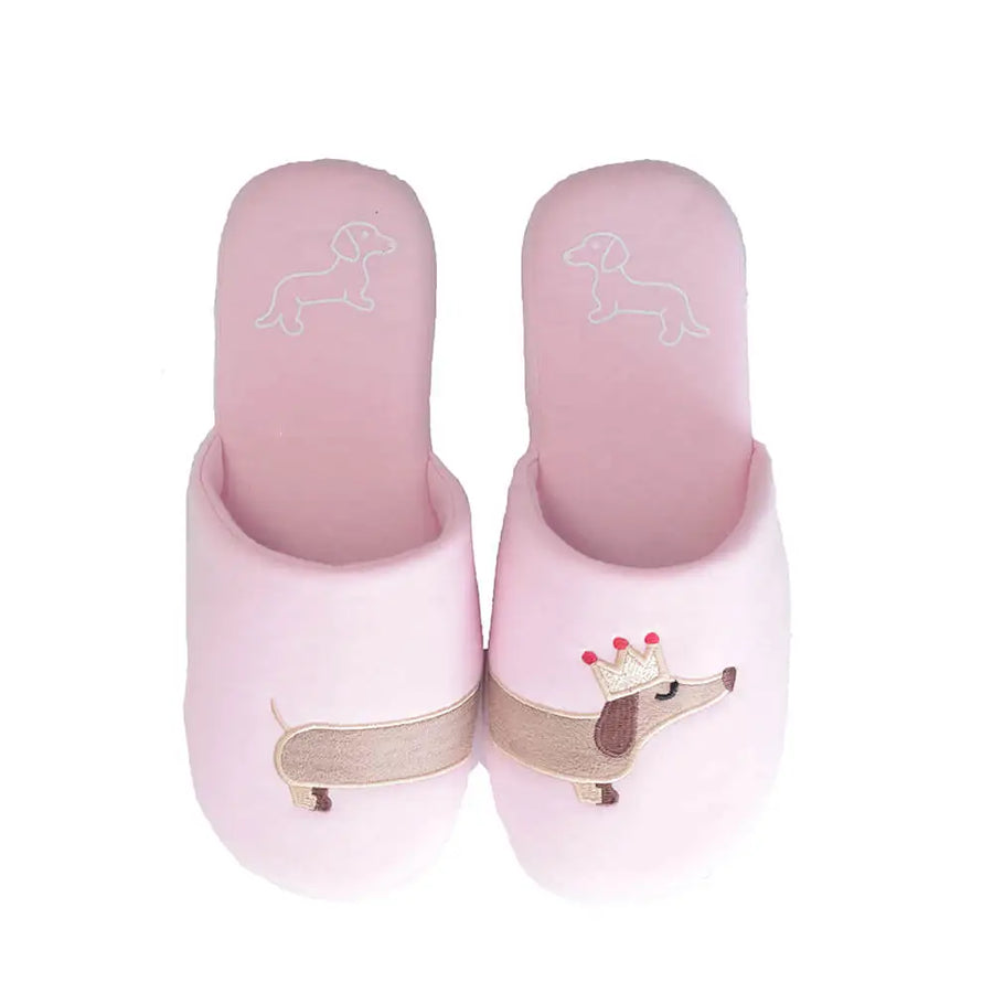 Heel Type: Flat with a stable and comfortable design.