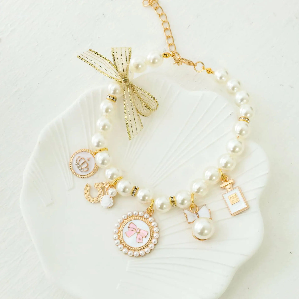 Pearl Dog Collar in White