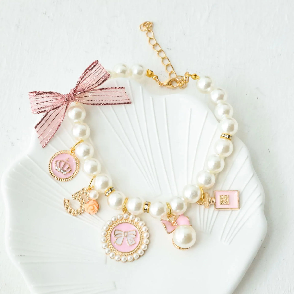 Pearl Dog Collar in Pink