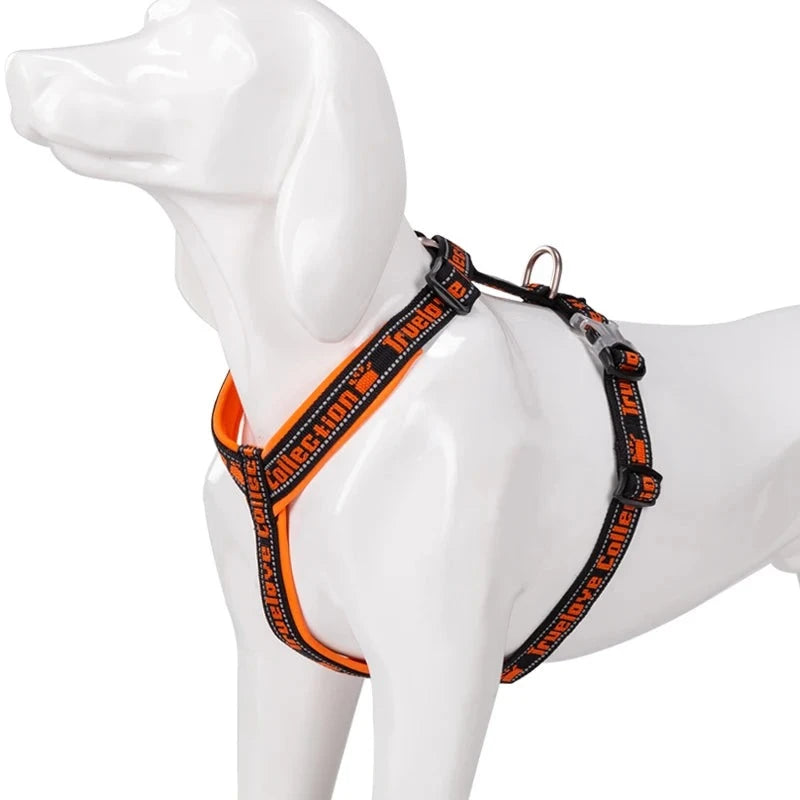 SBR's diving lining - The interior of the harness is made with SBR's diving lining, which is soft, flexible, and skin-friendly. It provides ultimate comfort for your dog, so they can enjoy their walks without any discomfort.