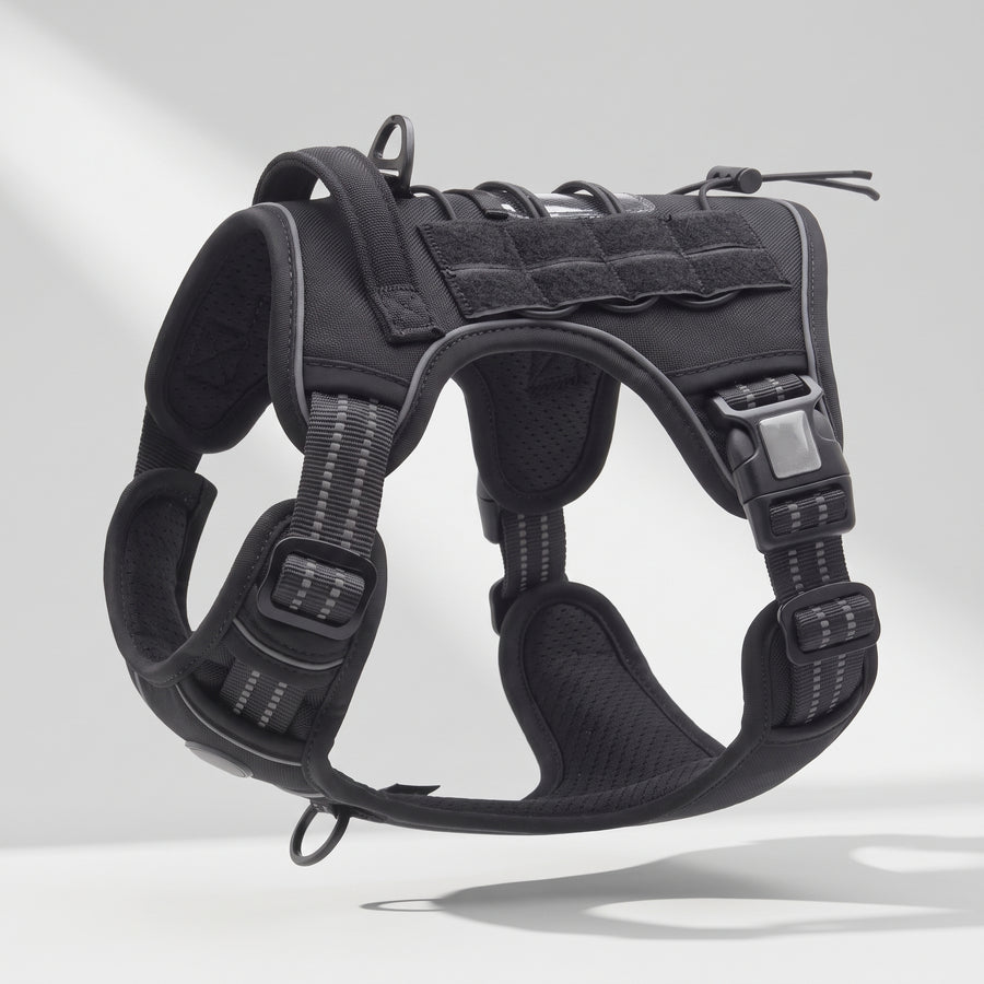 Durable Material: Made of 900D Nylon with sturdy stitching for extra durability, suitable for all fields use. Two rings can bear great pulling force, ensuring your dog is safe during training, hunting, working, and any other occasions.